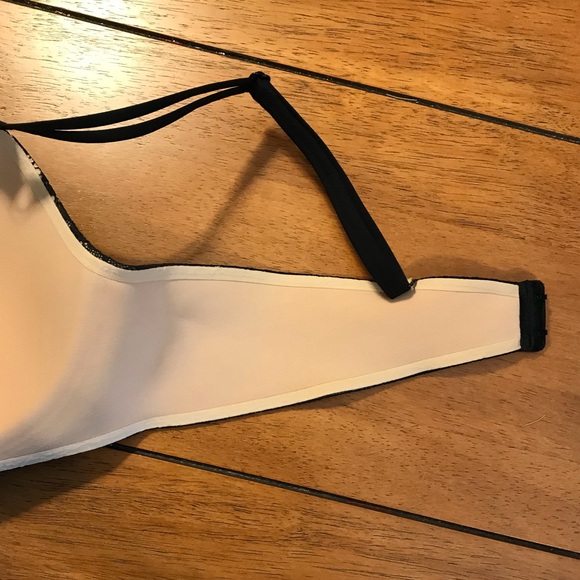 Victoria’s Secret Angels Secret Embrace Bra - Picture 5 of 5